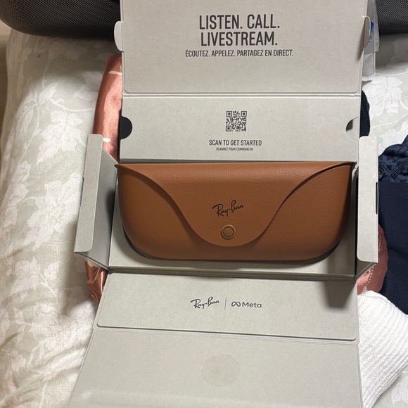 Ray-Ban Meta Sunglasses with Tan Case